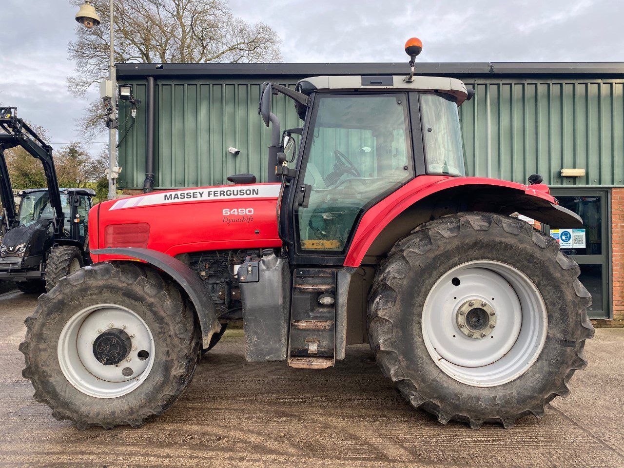 MASSEY FERGUSON 6490 Farm Equipment For Sale