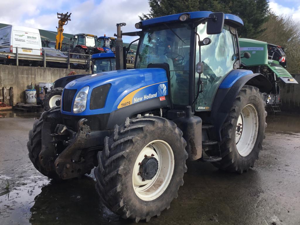 New Holland T6070