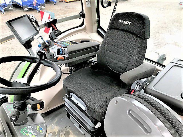 Fendt-933-3-1.jpg