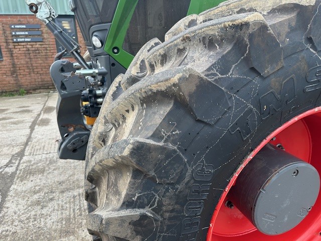 Fendt-936-11.jpg