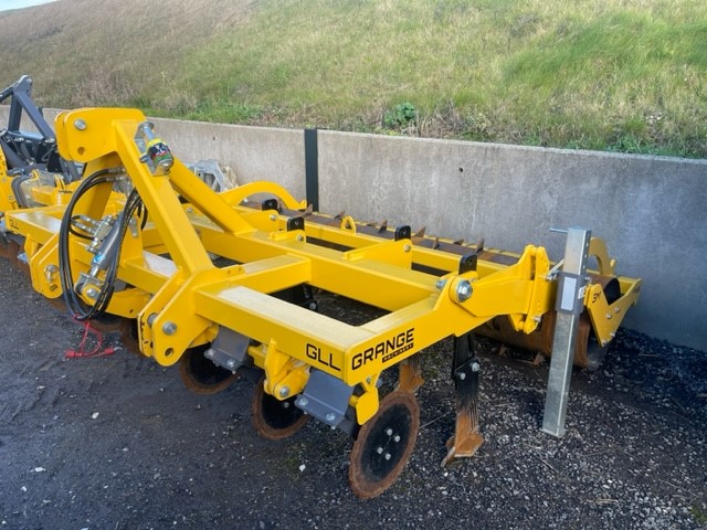 Grange 3M Grass Land Loosener