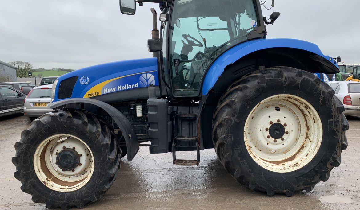 New Holland T6070 (WK10 CGY)