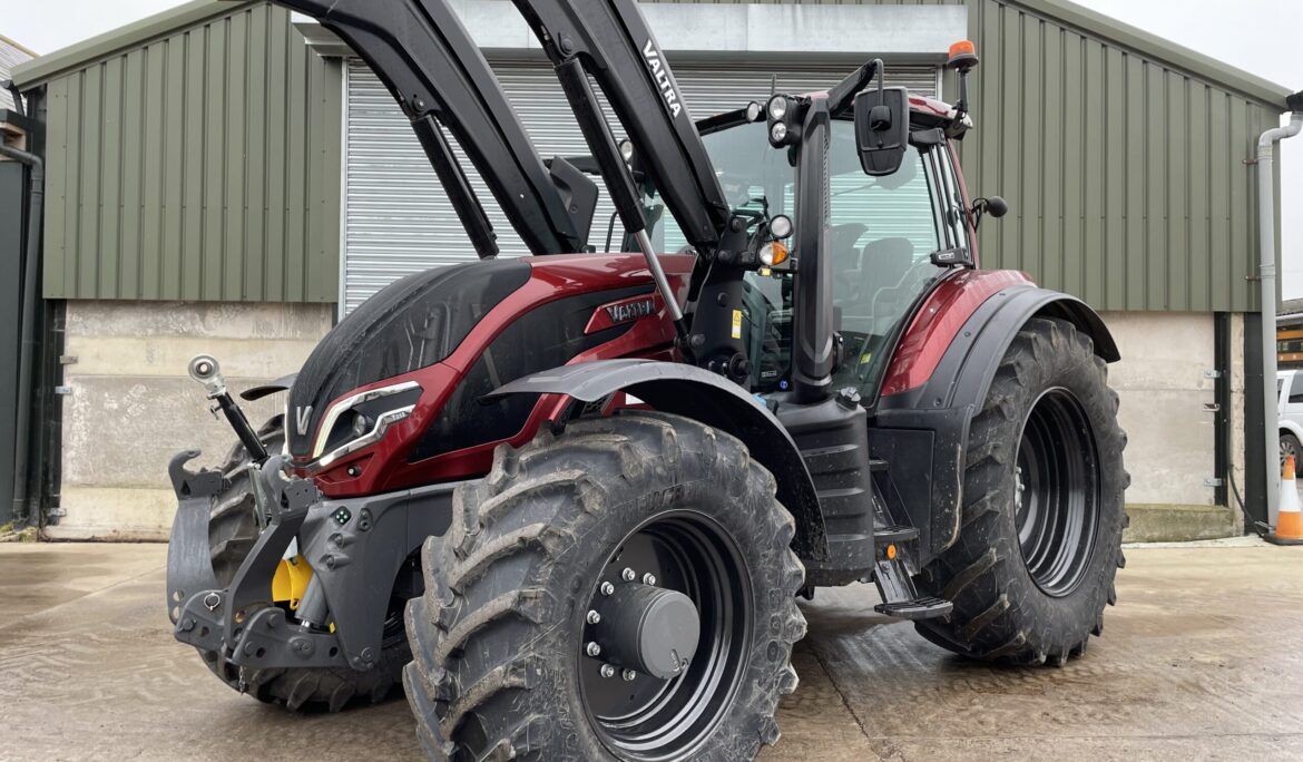 Valtra T215 Versu