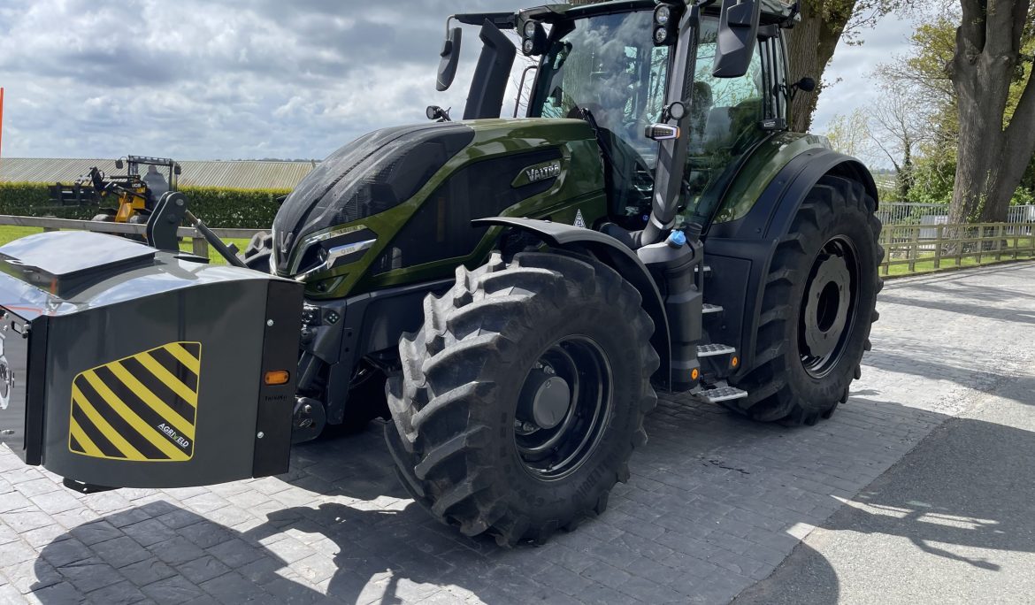 Valtra Q305