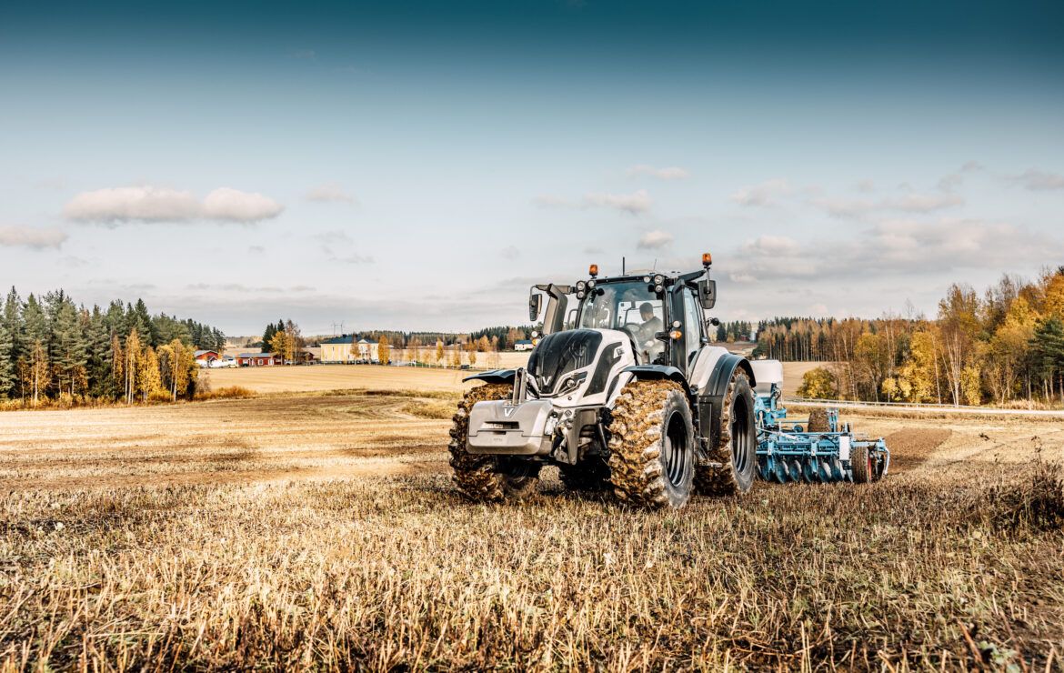 Valtra Tractor Specialist Job Opportunity!